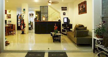 Baan Oui Phuket Guest House Nai Harn Exterior photo