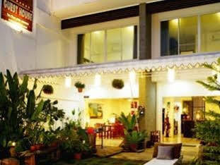 Baan Oui Phuket Guest House Nai Harn Exterior photo